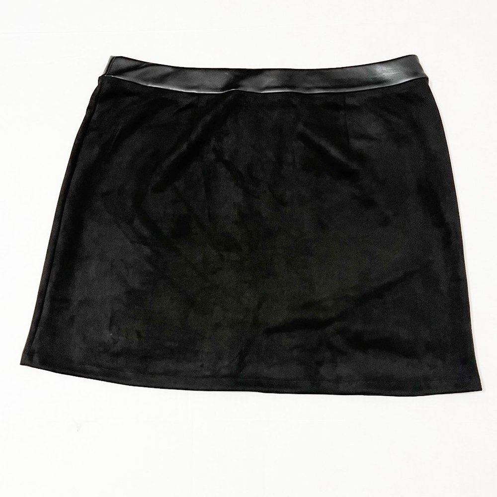 Andrew Marc NWT Sz XL Black  Faux Leather/Suede A-Line Pull On Skirt - Picture 6 of 9